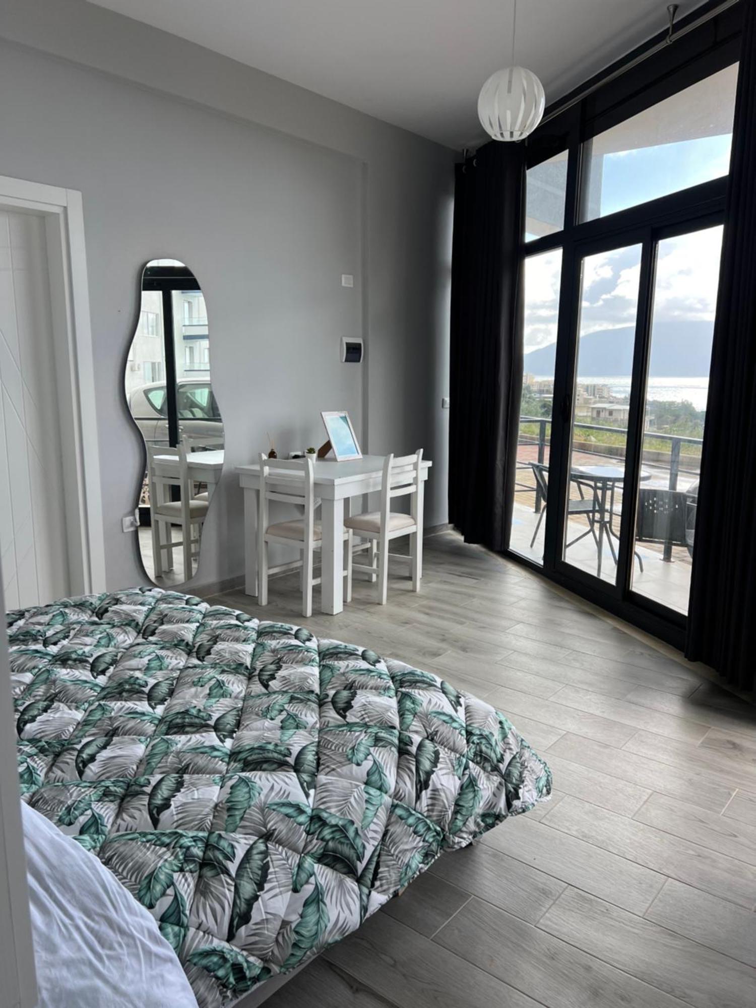 Sea You Soon Apartments Vlorë Eksteriør bilde